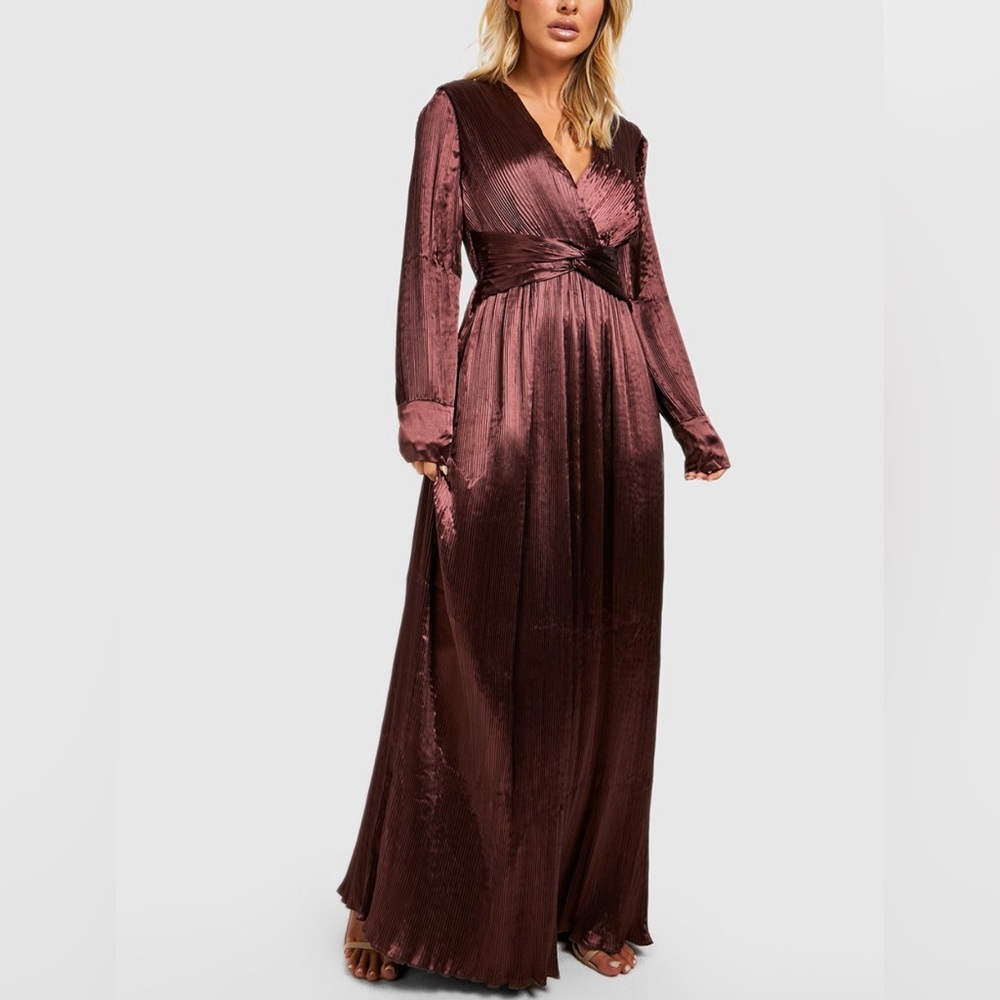 BooHoo PREMIUM PLISSE TWIST DETAIL MAXI DRESS